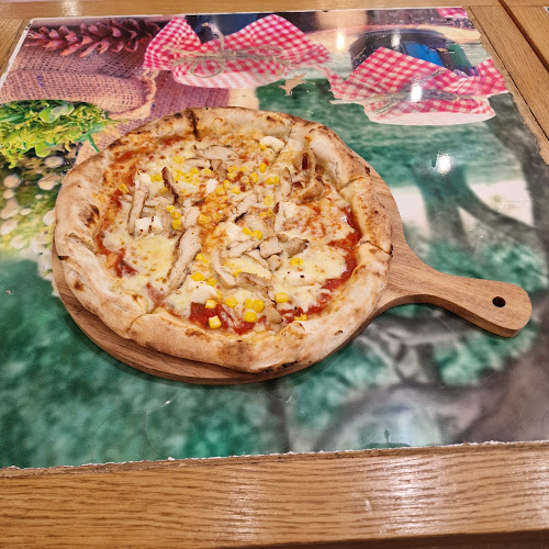 Opinii despre The Little Mozzarella - Pizza, Grill & Salad Bar | Вкусна Пица | Традиционна Италианска Паста | Скара | Свежи Салати în Добрич - Гастрономия и хотелиерство