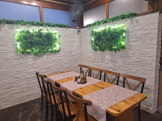 Бистро Златната Рибка - Гастрономия и хотелиерство