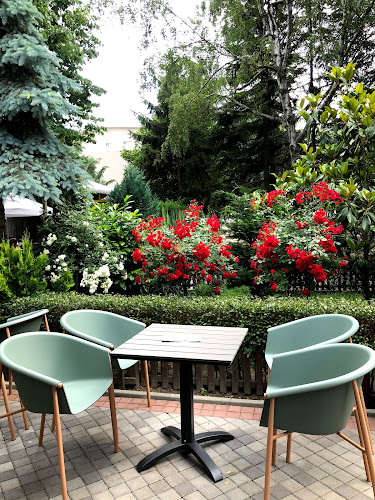 Gardens retro bar&café