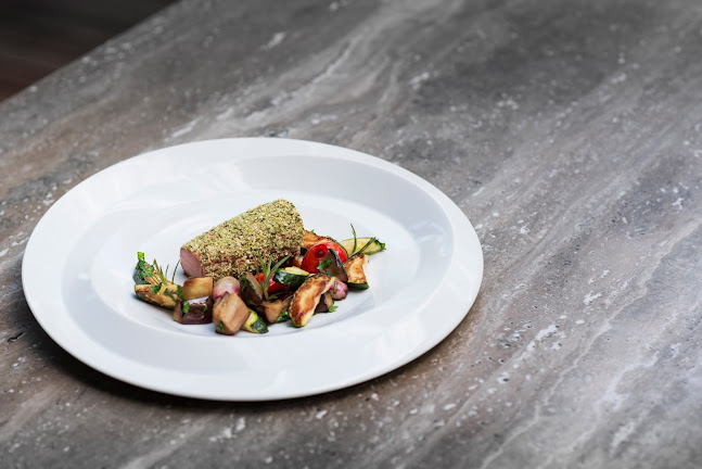 101 Bar & Dinner - Гастрономия и хотелиерство