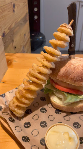 Велико Търново Център, ул. „Хаджи Димитър“ 2, 5000 Велико Търново