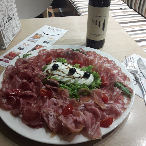 София център, бул. „Янко Сакъзов“ 32, 1504 София