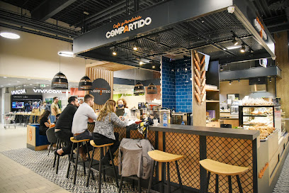 Споделено кафене и пекарна (Компартидо кафе и панадерия)