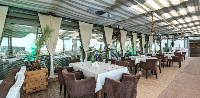 Гранде бар и динър - Гастрономия и хотелиерство