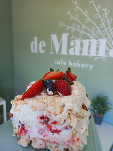Cafe Bakery "De Maman"