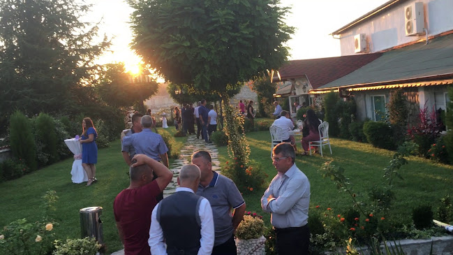 Opinii despre Сватбен салон Мутлу în Момчилград - Гастрономия и хотелиерство