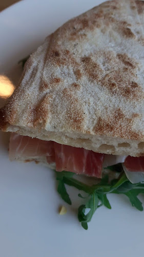 Opinii despre ОЧКВАЙТЕ НИ СКОРО ПАК нова локация Ciccione Panini Bar & Pizza # Zaimov în София - Гастрономия и хотелиерство