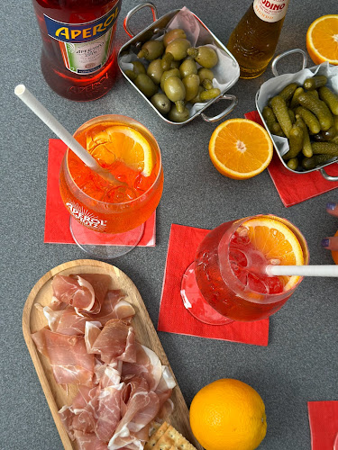 Opinii despre Gardens retro bar&café în Казанлък - Гастрономия и хотелиерство