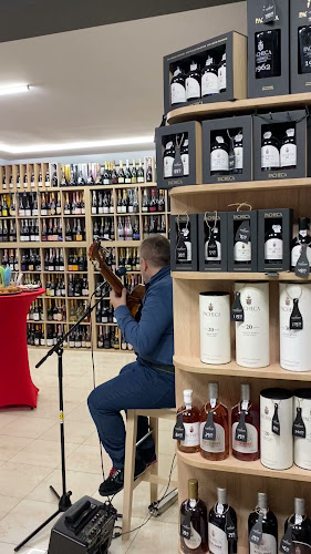 Opinii despre CHAMPAGNE wine shop & bar în София - Гастрономия и хотелиерство