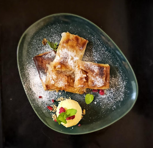 Ресторант ВКЪЩИ - Гастрономия и хотелиерство