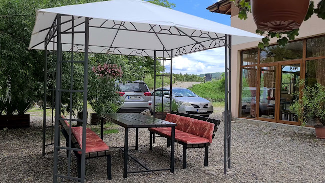 Opinii despre Кафе-Ресторант Мело în Стремци - Гастрономия и хотелиерство