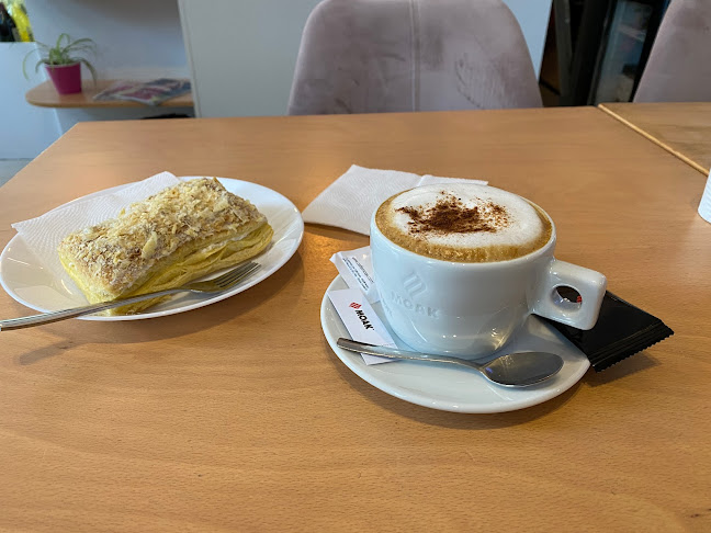 Cafe Monocle - Гастрономия и хотелиерство