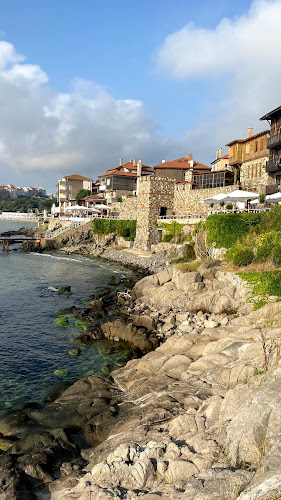 Център, ул. „Кирил и Методий“ 35, 8130 Созопол