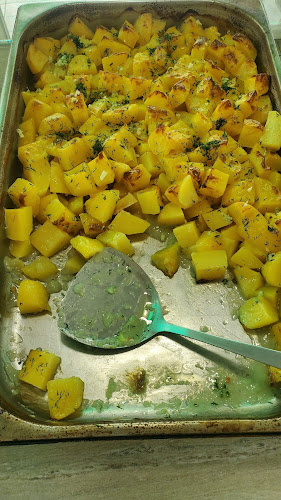 Домашна кухня "Кулинарните изкушения на Емии" - Гастрономия и хотелиерство