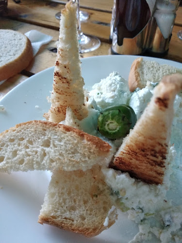 При Батьо - Гастрономия и хотелиерство