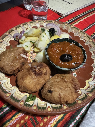 механа "Под старата круша" - Гастрономия и хотелиерство