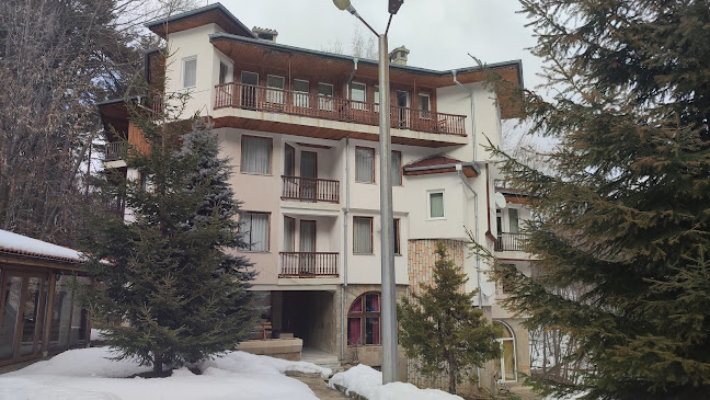 Туристически комплекс „Брезата“ - Гастрономия и хотелиерство