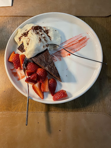 Leo's pizza "Trattoria" - Гастрономия и хотелиерство