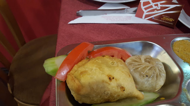 Гуркха - Гастрономия и хотелиерство