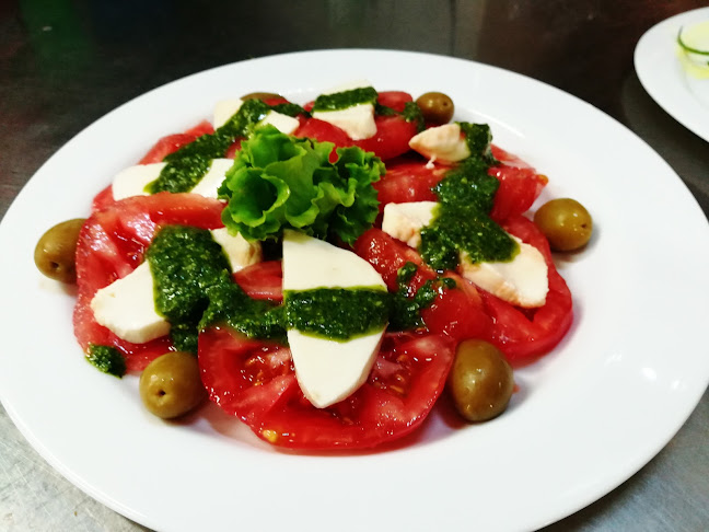 Бар & Динър „Момо”