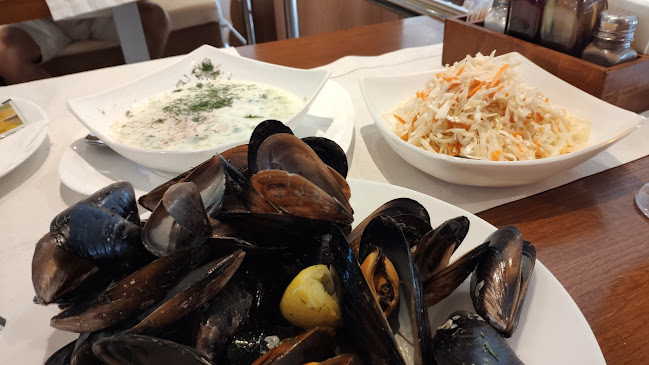 Бяла роза - Гастрономия и хотелиерство