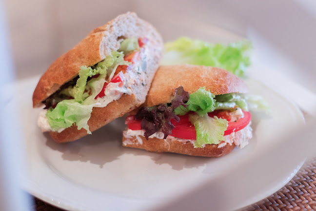 София център, ул. „Иван Вазов“ 12, 1000 София