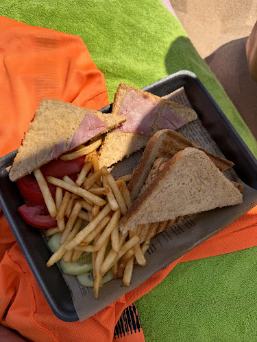 Ел Тубо - Гастрономия и хотелиерство