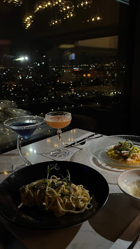 Ozone Skybar & Lounge - Гастрономия и хотелиерство