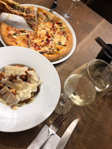 Pizzeria-Ristorante Antonio - Гастрономия и хотелиерство