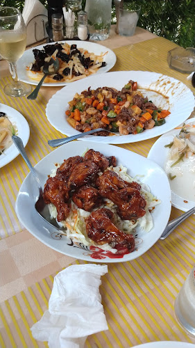 Червен Изток