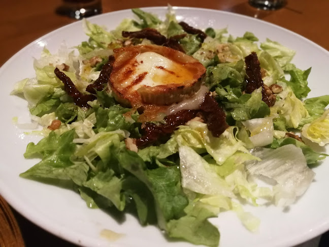 Уго - Гастрономия и хотелиерство