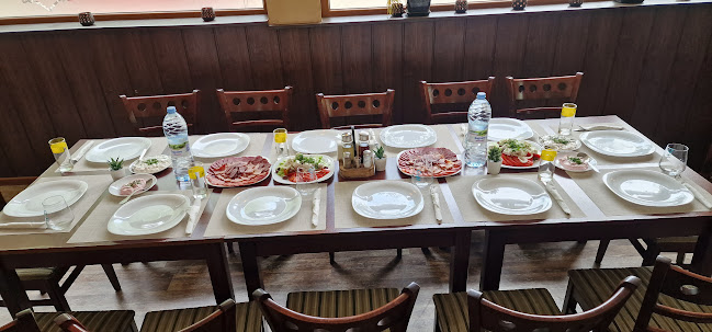 Благородните кучета - Гастрономия и хотелиерство