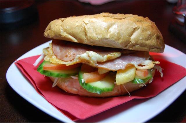 Comentarii opinii despre Спиди Бургер