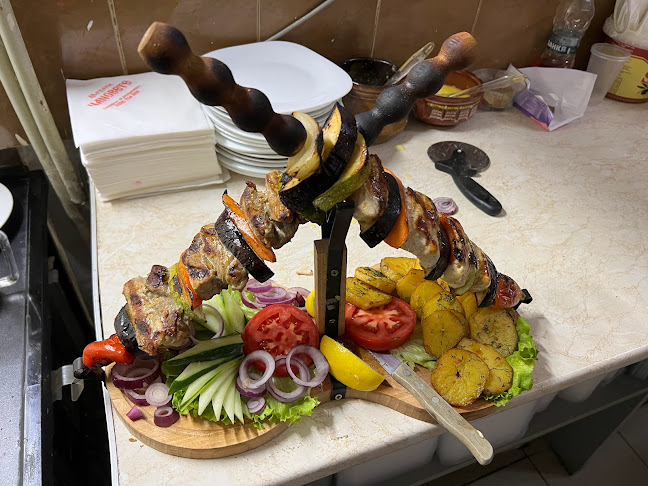 Чановете - Гастрономия и хотелиерство