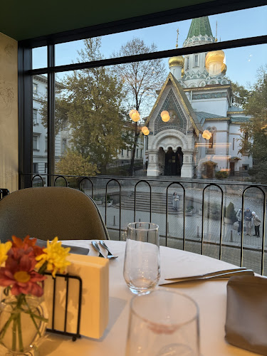 София център, бул. „Цар Освободител“ 8A, 1000 София