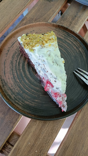 София център, ул. „Искър“ 1, 1000 София