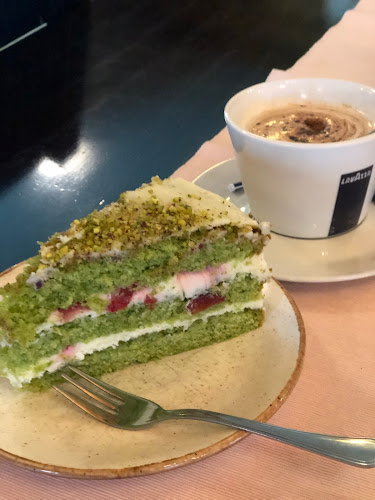 Пицария "Дървената къща" - Гастрономия и хотелиерство