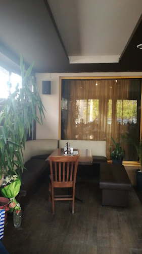 Kafe Rolis - Гастрономия и хотелиерство