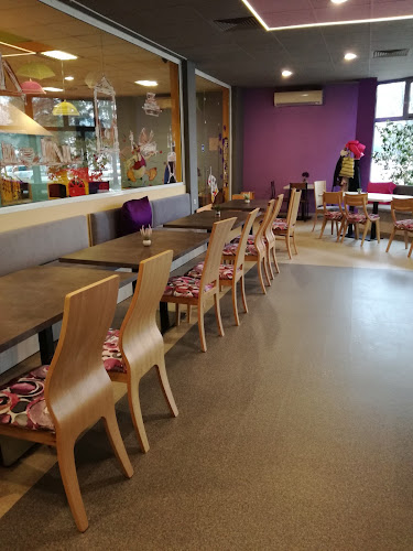 9JXF+R4, кв. Мара Денчева, до бл. 20, сладкарница, 5800, 5800 Плевен