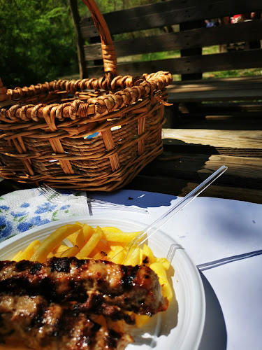 Снек бар "Червен" - Гастрономия и хотелиерство