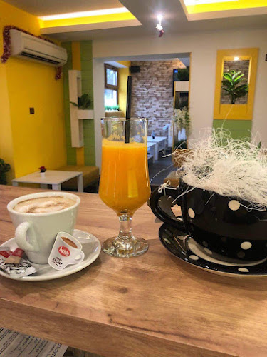 Кафе-сладкарница "Fresh" - Гастрономия и хотелиерство