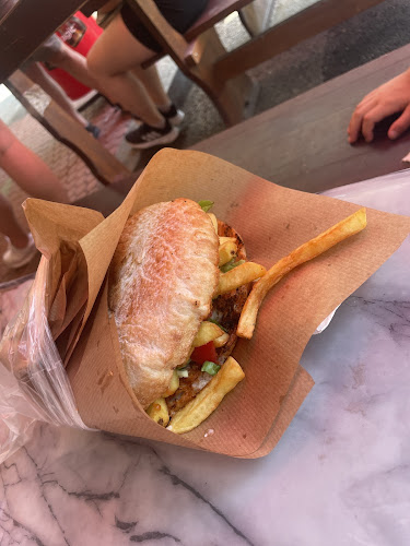 Шами - Гастрономия и хотелиерство