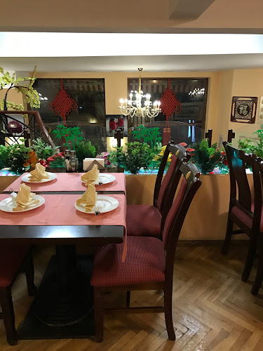 Фу Ън Юен - Гастрономия и хотелиерство