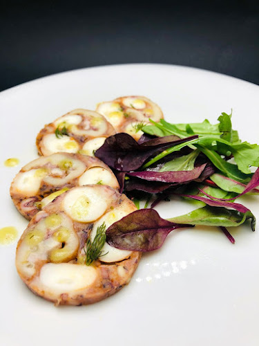 София център, ул. „Хан Аспарух“ 65, 1000 София