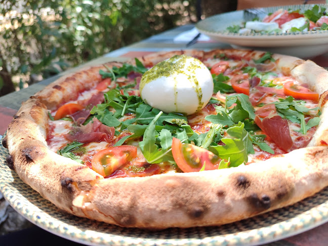 Стелмо - Гастрономия и хотелиерство