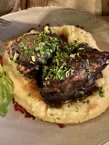 Бургас Център, пл. „Баба Ганка“ 4, 8000 Бургас