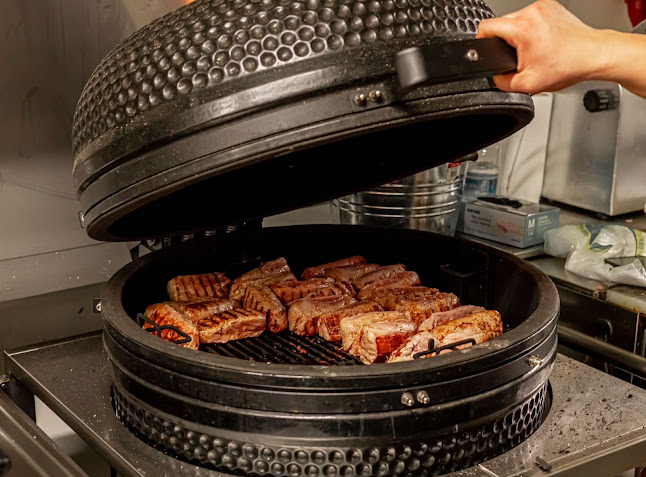 Pizza & BBQ Киното - Гастрономия и хотелиерство