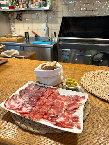 Испански ресторант „Азаар“ - Гастрономия и хотелиерство