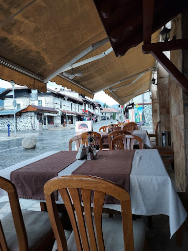 кв. Стария град, ул. „Пирин“ 22, 2770 Банско