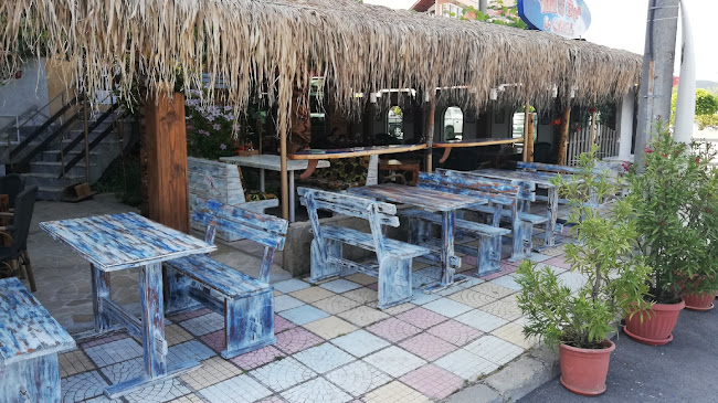 Tiki Bar And Grill Primorsko